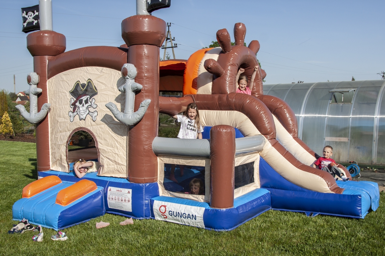 Dmuchaniec Zamek piracki